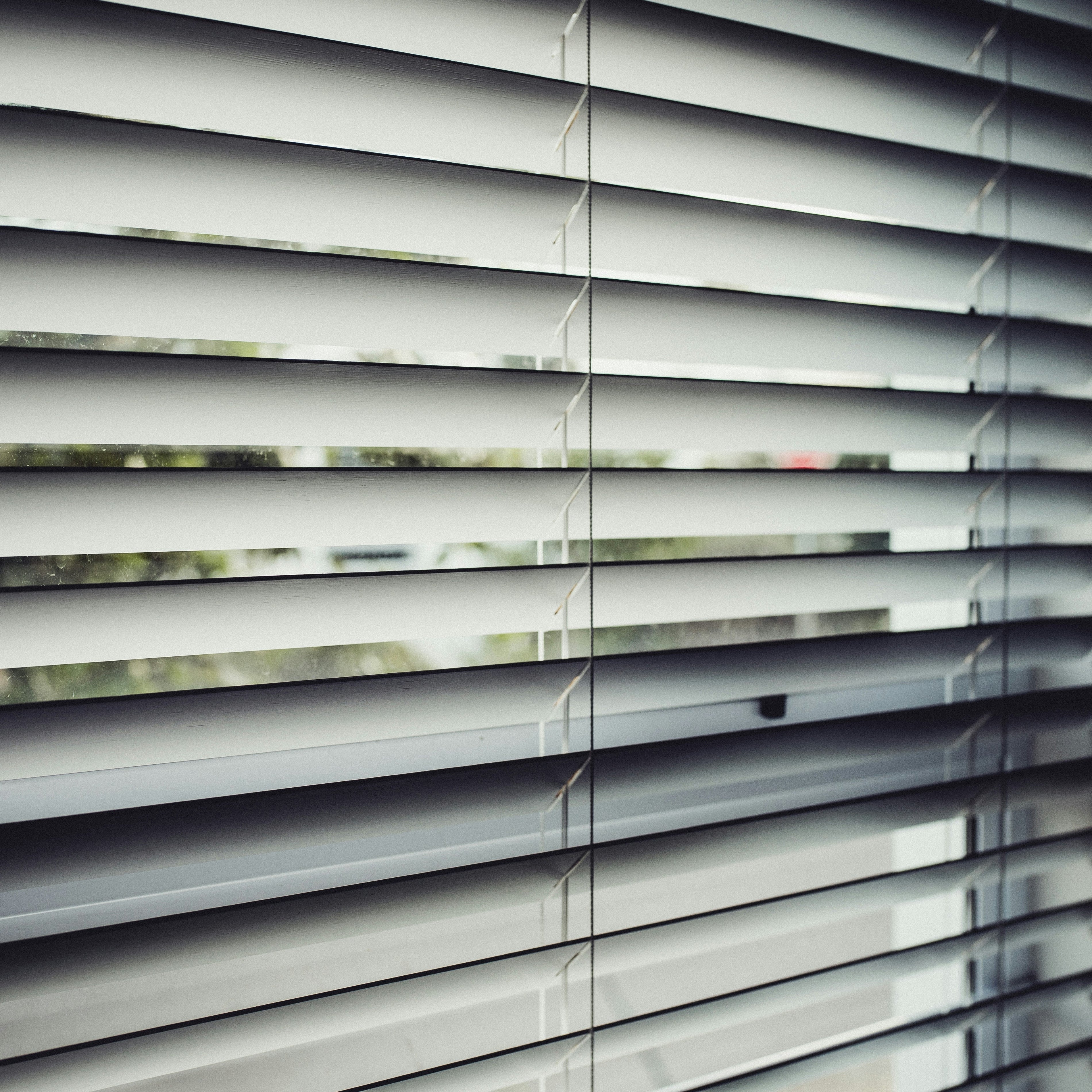 5 Tips Memilih Roller Blind yang Tepat untuk Rumah Modern